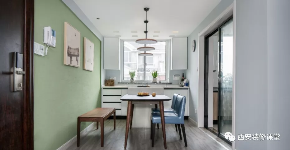 餐厅靠窗户,当然不能浪费