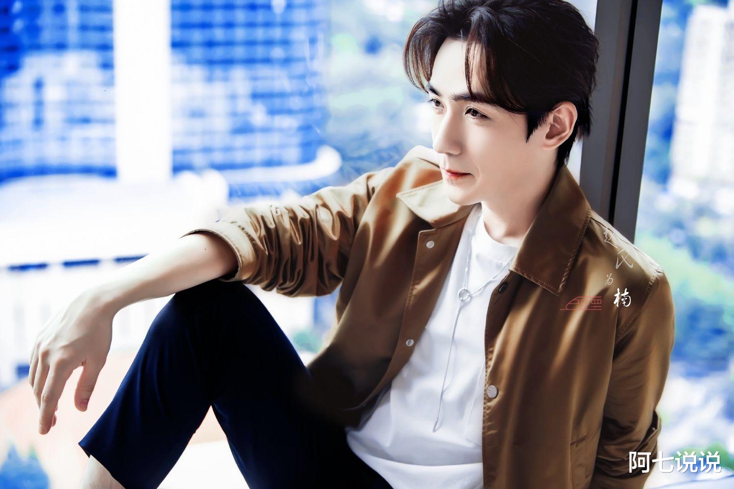 朱一龙|朱一龙：跑龙套10年终成顶流，他比很多演员都活得清醒和通透