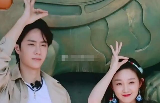 李子璇|李子璇新恋情曝光？两人亲密逛街饭后一同回家，男方被指是王一博