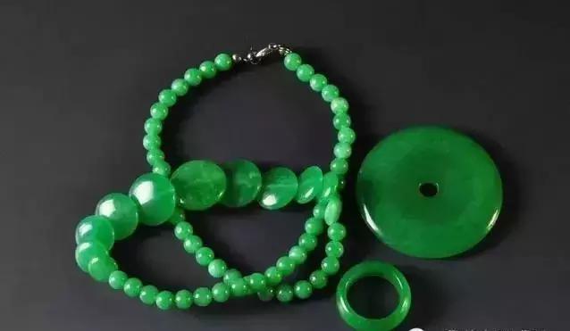 翡翠|那些绿色玉石并非翡翠,谨防上当!