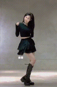 李子璇|26岁女星跳韩团擦边球舞蹈，没被骂反被夸，原来不全是动作问题