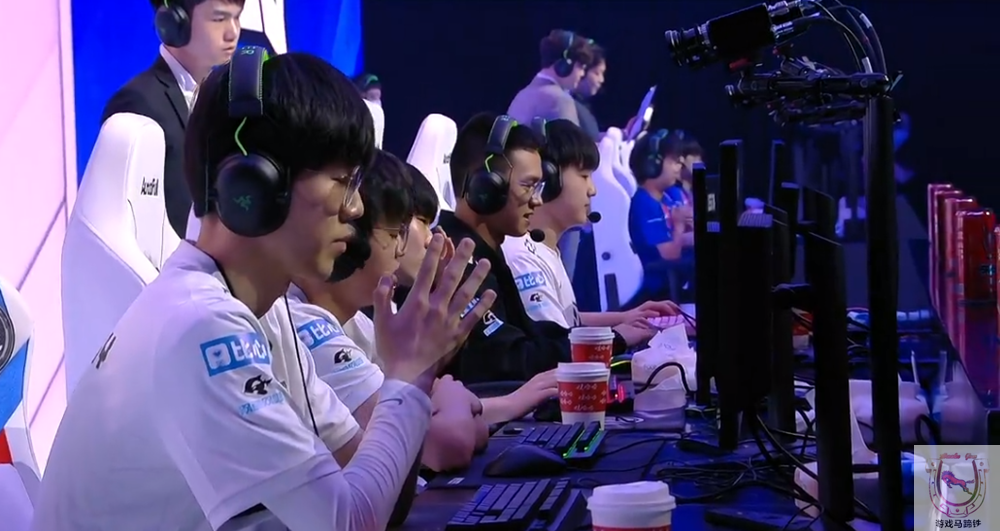 ig|IG不敌BLG！Wink成了院长Rookie离谱操作看着队友去死！