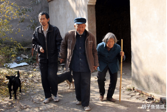 廊坊 70岁父母找到亲生女儿:你有义务为我们养老,30岁女儿: 想都别想