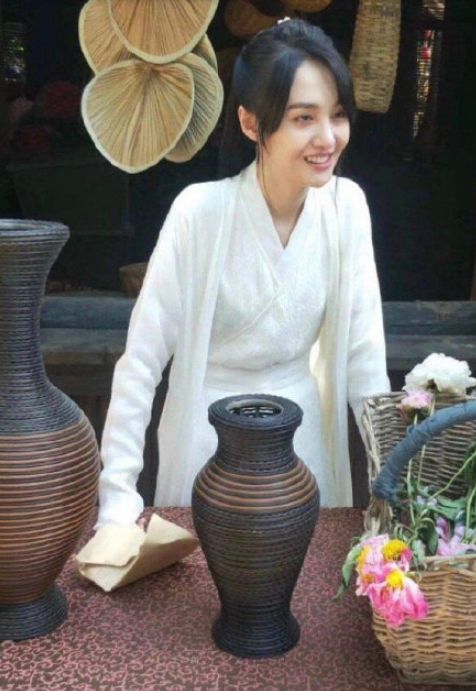 小舍得|郑爽《倩女幽魂》大量剧透被曝，不是闲聊就是玩手机演技更尴尬，真对不起1.6亿