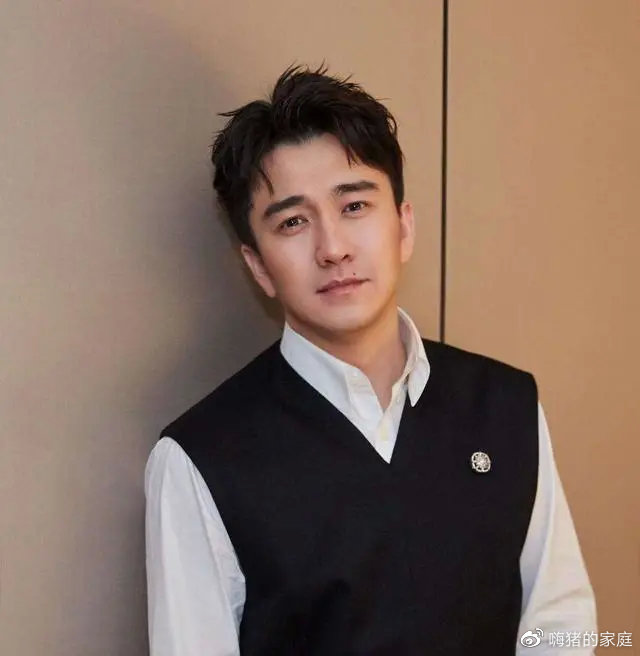 嗨猪的家庭|高考作文仅考6分，字迹无人能看懂，却被211大学破例录取！他真的是难得的“怪才”？