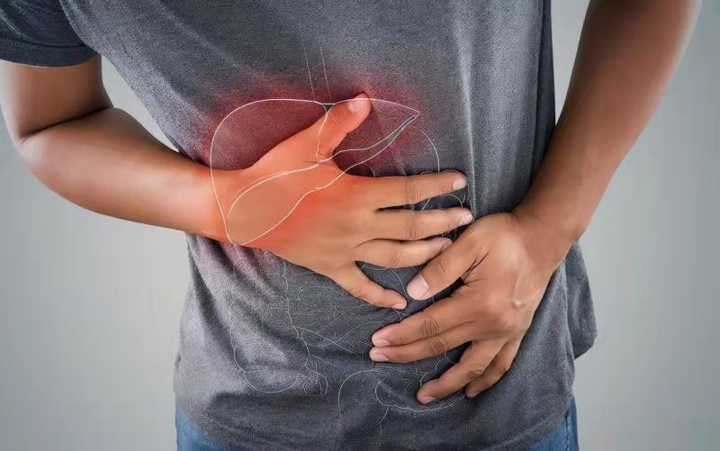 医生|25岁女子浑身瘙痒，3个月后查出肝癌，医生：身上2处发痒，早做肝CT