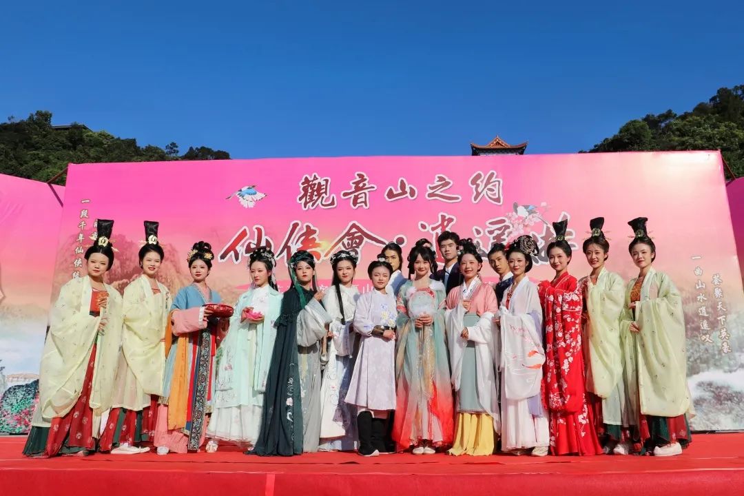 杨馥羽|仙女下凡!抖音百万粉丝网红达人杨馥羽,在观音山再现仙侠传说!