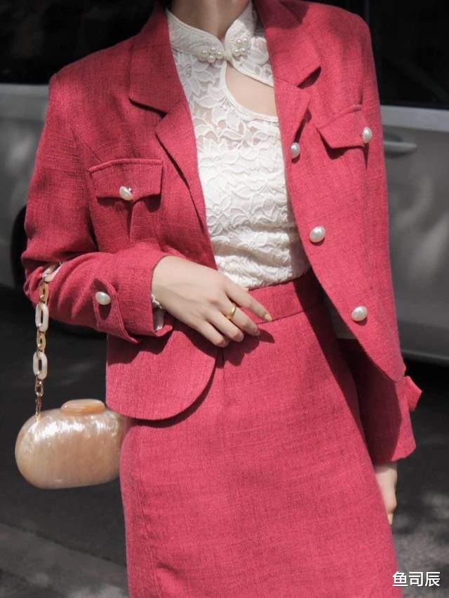 鱼司辰|秋天一定要穿一次“小香风套装”,高级不说还显白,美进骨子里