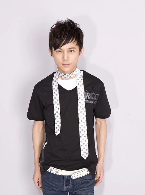 谢娜|著名导演公开警告谢娜：你不要借侄子考上清华大学不停炒作自己