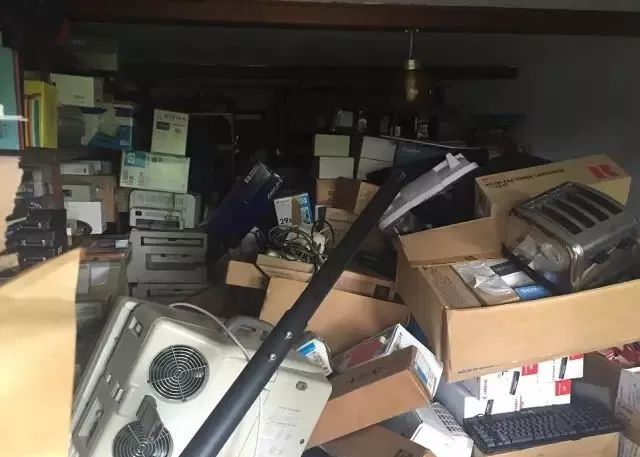 澳洲|澳洲兄弟375万买500㎡恶臭房垃圾房，用3个月爆改卖出1000多万！