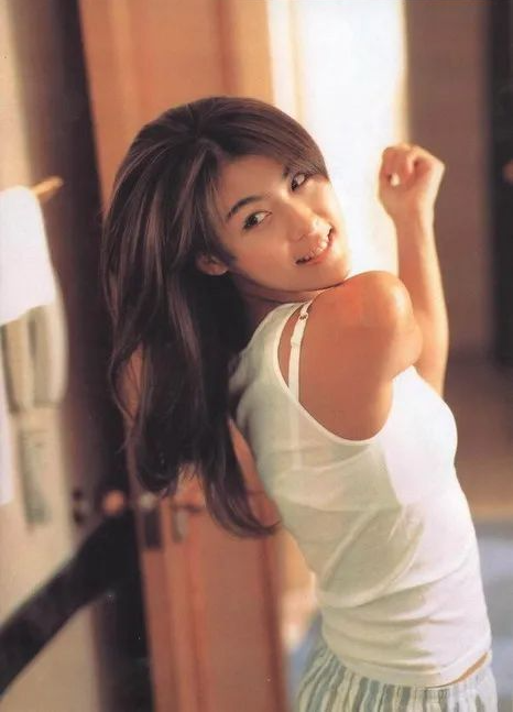 河智苑|突发抑郁，画风诡异，又来一个崔雪莉？