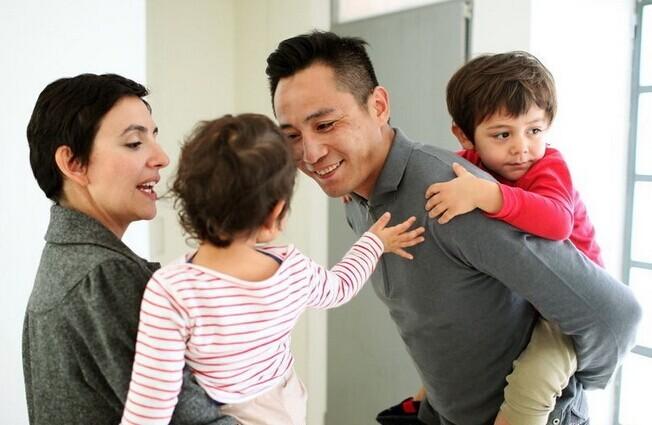 明星|刘烨的法国老婆衰老快，11岁儿子身高喜人，女儿黑卷发兼爸妈基因