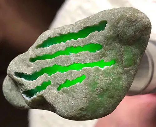 翡翠|直播间购买翡翠原石被骗了怎么办？