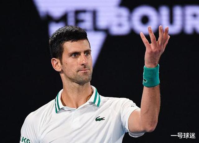 德约科维奇|梅德韦杰夫20连胜被终结+怒摔球拍！德约摘下第18座大满贯，恭喜
