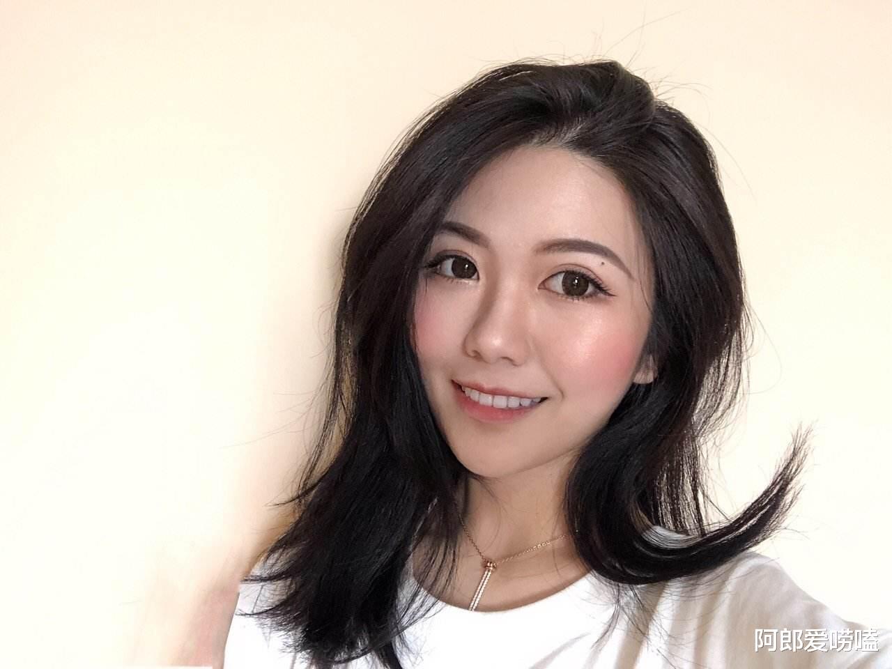 60岁大爷,经常带40岁保姆去旅游,网友调侃:雇主与保姆间关系真好!