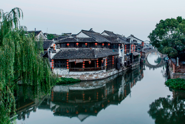 古镇 国内有哪些适合一个人散心的小城呢？这些地方都是不错选择！