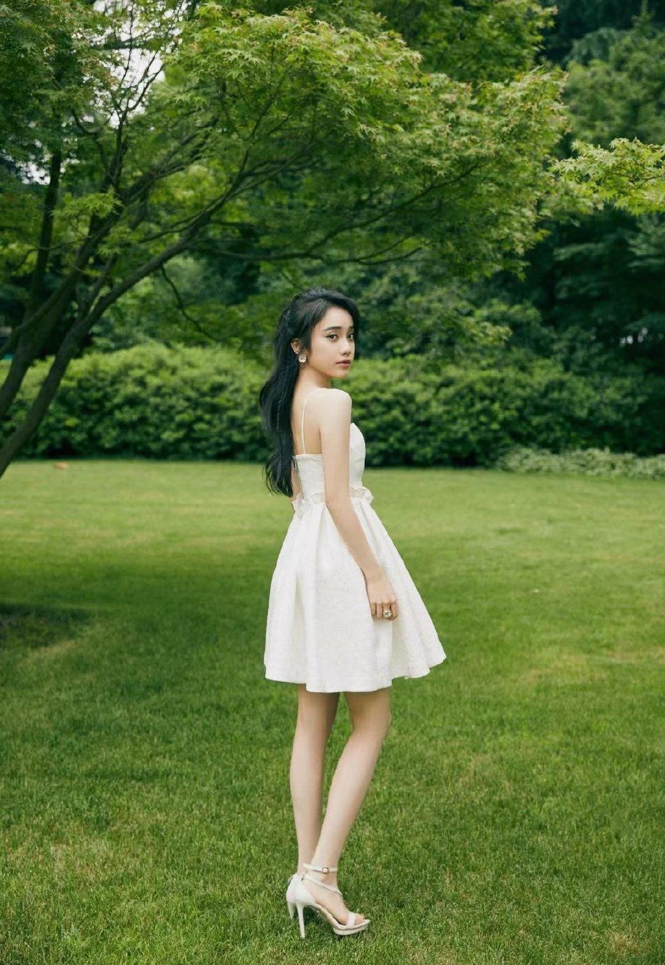 谋女郎|最小谋女郎什么来头，颜值惊艳气质绝佳，未出道便是校花级学霸!