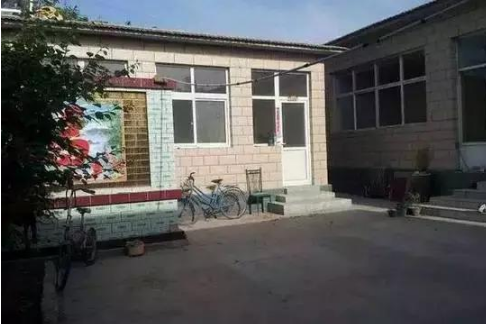 简易设计|晒晒我农村的婚房,厨房很洋气,但是卧室让我很尴尬