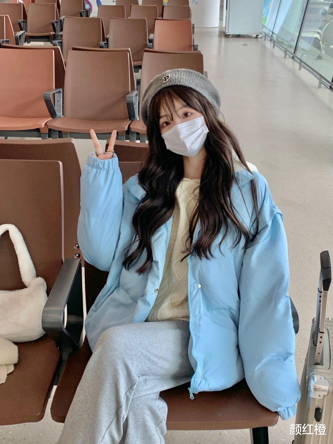 颜红橙 降温后多穿羽绒服和大衣，日常实用又保暖，普通人也能轻松驾驭