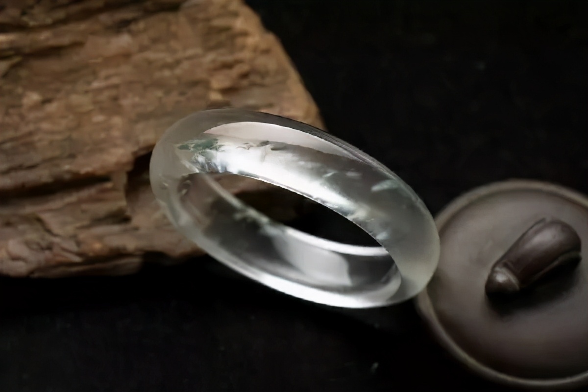 翡翠|?翡翠丨警惕！购买翡翠时，遇到这几种情况赶紧扭头就走