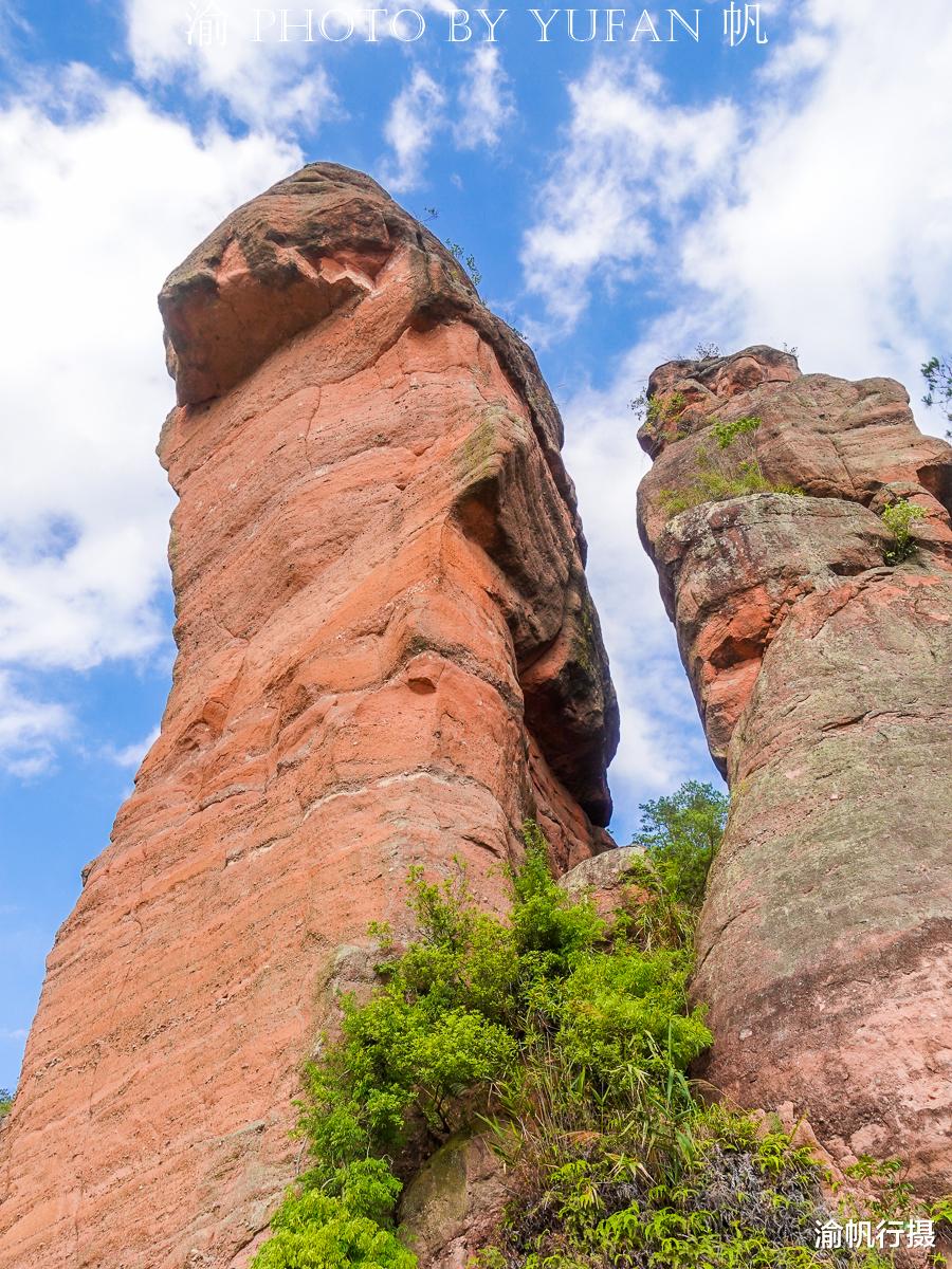 丹霞地貌 广西有座世所罕见的山峰，下面喀斯特，上面是丹霞，真是不可思议