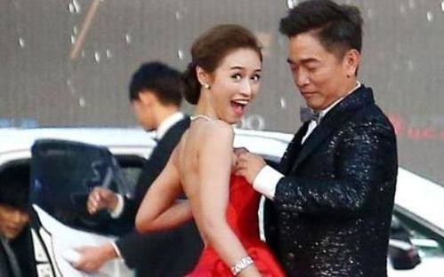 明星|吴宗宪当众亲吻31岁女儿,女儿多次直言不要,曾当众帮其整理抹胸