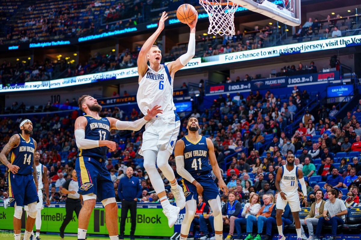 獨行俠隊|小牛隊139-107戰(zhàn)勝鵜鶘，小牛隊贏了，而且贏得很大