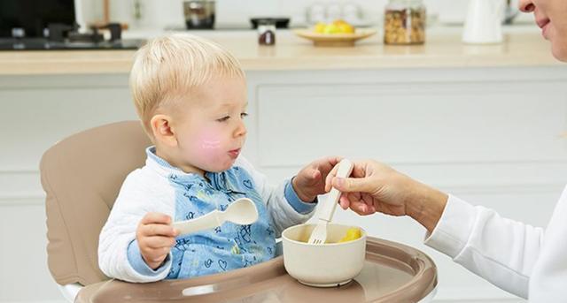 图图爸爸|宝宝迟迟不长牙，可能是这件事情没做对！