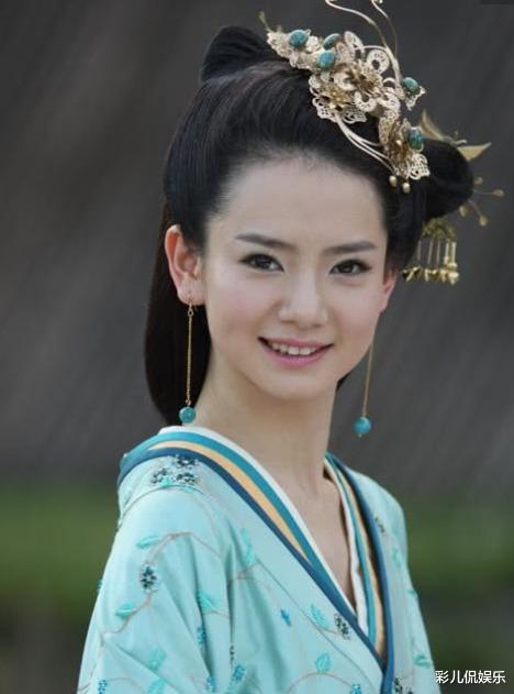 戚薇|难怪戚薇不拍清宫剧,当清宫造型曝光后,网友直呼:出场即剧终?