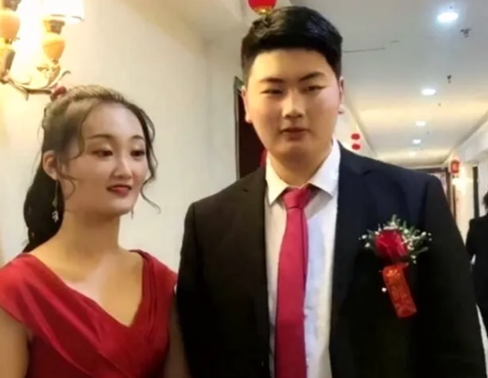 陈亚男|压倒陈亚男的最后一根稻草，被定位成“劣迹网红”！捷径走不得