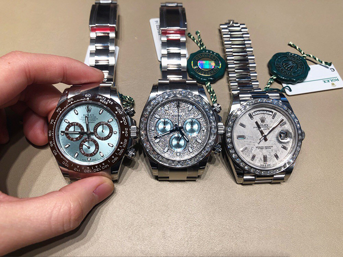 王辉谈表|夏天的男士配饰，冰凉透彻的蓝色，日常通勤手表怎么选