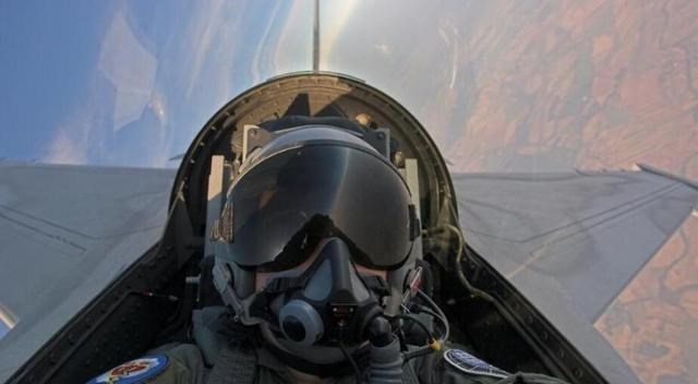 美國飛行員若駕駛F-22叛逃會是何結局？美國人直言不諱-圖2