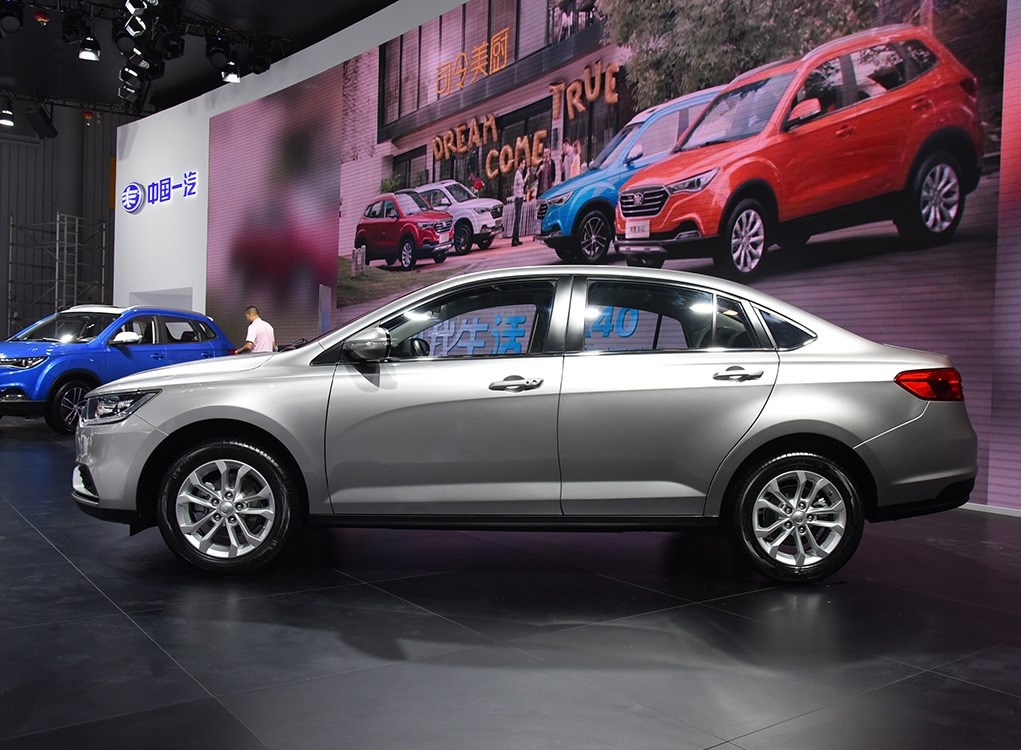 丰田 真正的“黑马”来了，4.58万搭载丰田发动机，性价比碾压大众朗逸！