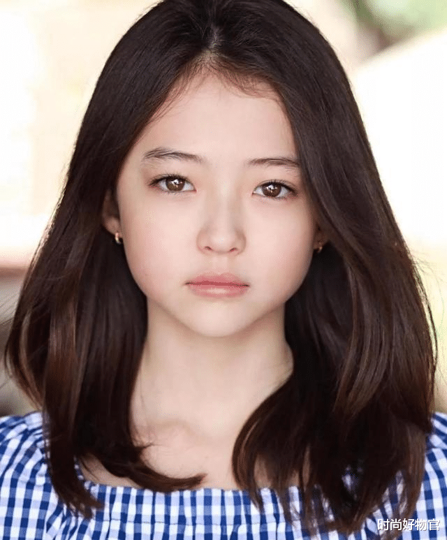 时尚好物官|林允儿不愧是“绝世美颜”，出道12年一直美，生图下皮肤吹弹可破