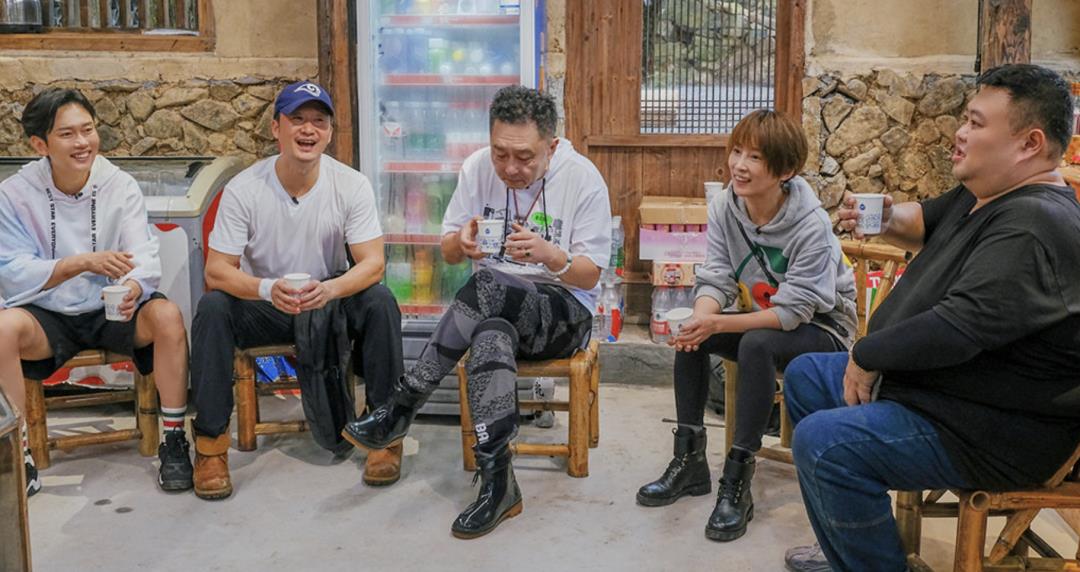 边城浪子|《长津湖》票房已超《流浪地球》，总票房能超越《战狼2》吗？