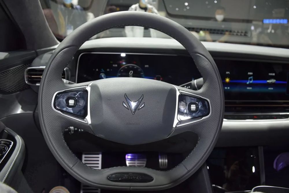 華為中大型純電轎車阿爾法S起售價為25萬，目標直指特斯拉Model 3-圖5
