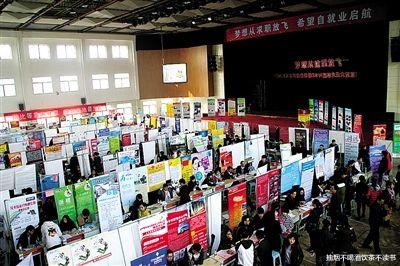 教师|毕业后当老板的学生对老师说：我不会招聘母校学弟