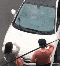 |“在老婆包里翻到了这个，她说是化妆用的！”但我觉得不对劲呢？