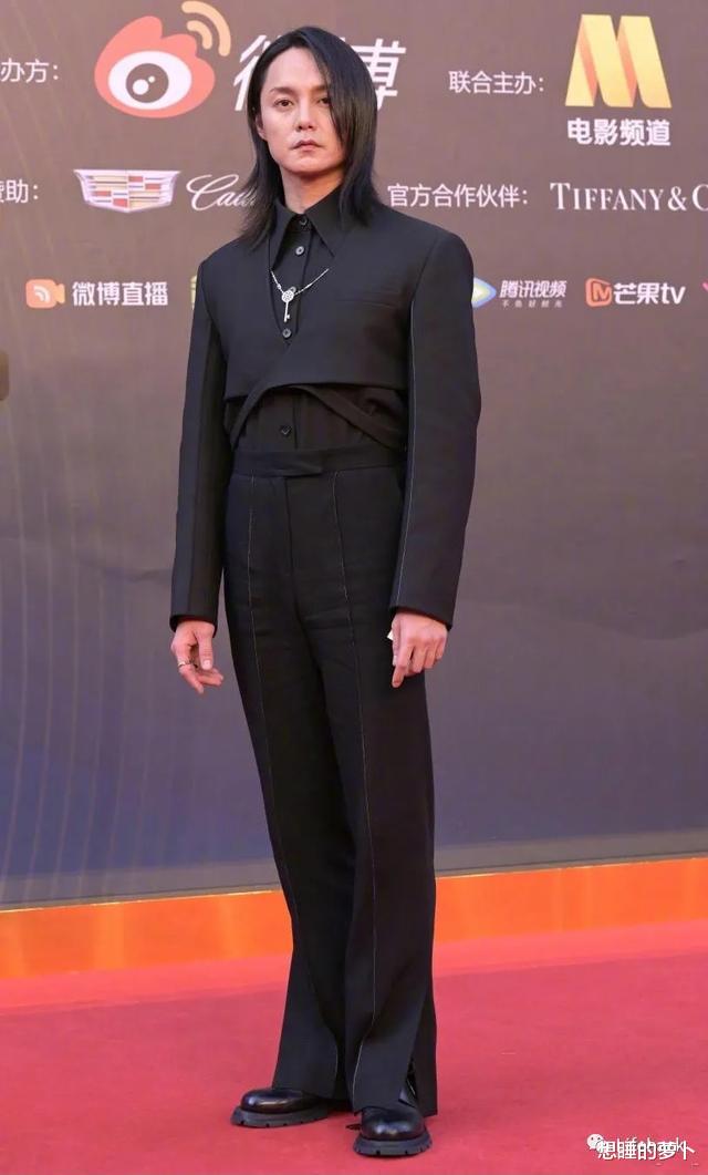 尹正|尹正减肥人设崩了？一张生图吓坏网友，过度减肥太可怕了