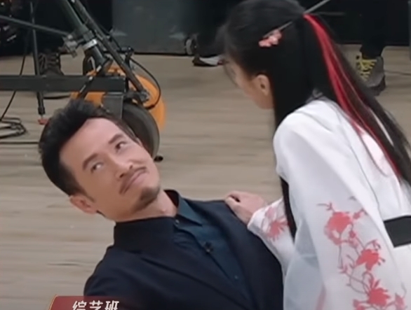跟着车妞走 《我是女演员》陈豪「港式普通话」被质疑！零对白对戏很尴尬