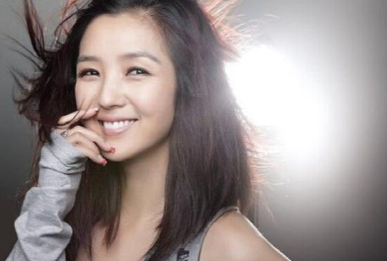 何洁|何洁封肚复出后忙工作，自曝节食减肥食谱，一天只吃一个苹果