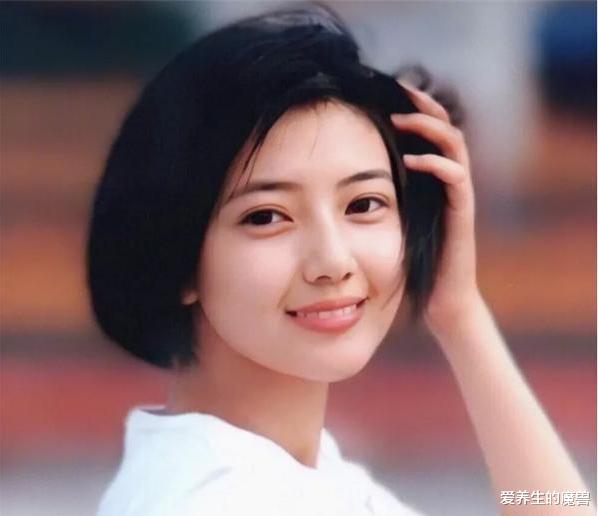 高圆圆|高圆圆的混乱情史，靠美色征服了5个男人，嫁人后终不再持靓行凶