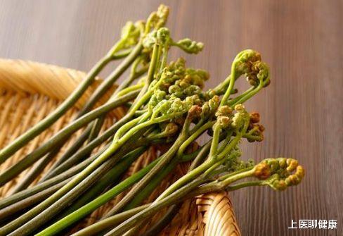 肝脏|女子脚干裂就医，却查出肝癌晚期！常吃这种蔬菜，等同于“自残”