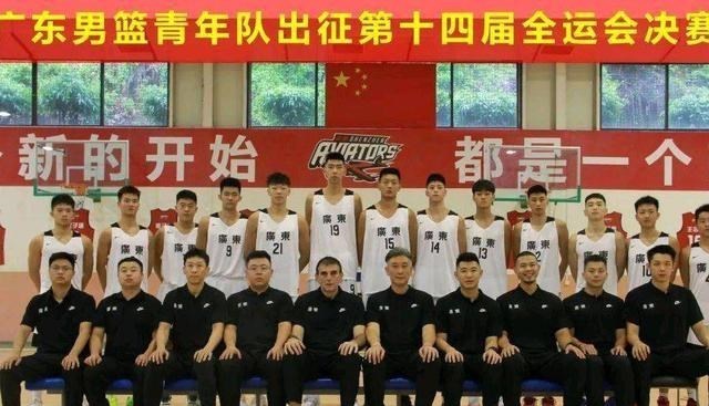 各抒己见|42分狂胜！广东男篮轰13记三分，孙浩钦轰26+6，杜锋又发掘新人了