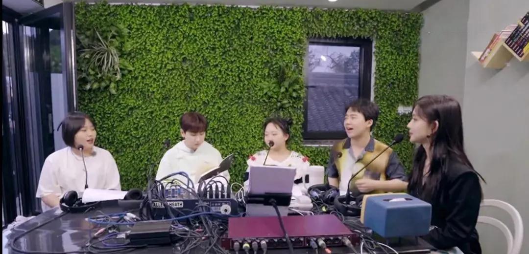 郭麒麟|郭麒麟当众撕破脸皮，惹怒众人：“你不是很有教养吗？”