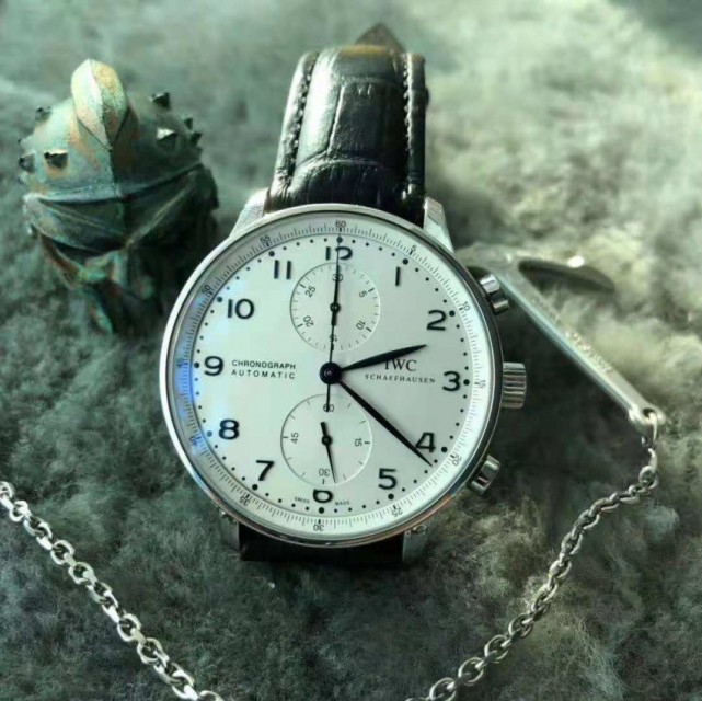 大厂手表评测|万国是如何沦落到被表友们戏称“真假难辨万”的？