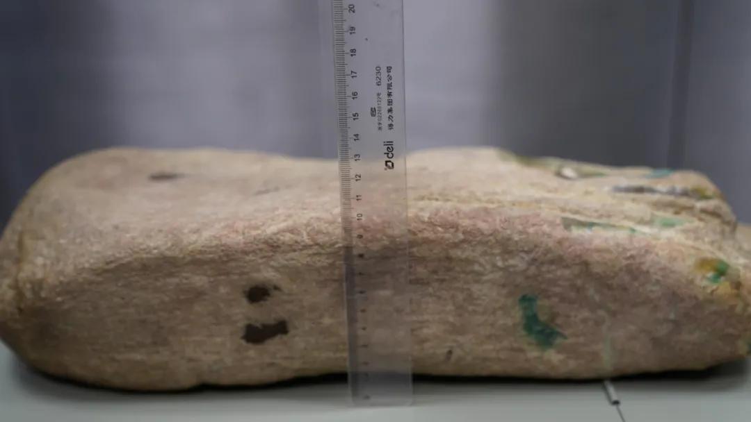 翡翠|翡翠毛料在法拍中标价1485万，法拍是否能成“捡漏”新渠道？