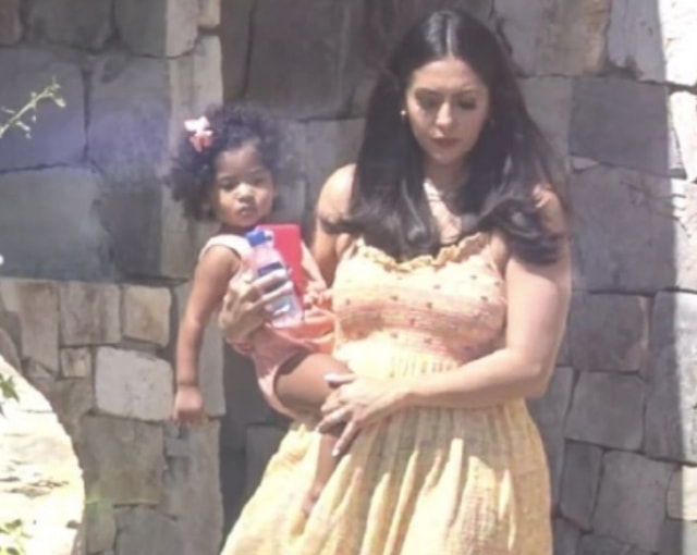 瓦妮莎|单身快2年,身材力压卡戴珊,39岁韵味十足,瓦妮莎已成香饽饽