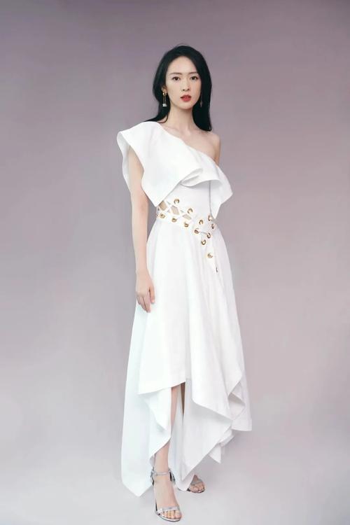 你是我的荣耀|文咏珊蹭刘亦菲热度？付辛博和新生合作，陆毅露面好少，龚俊发展