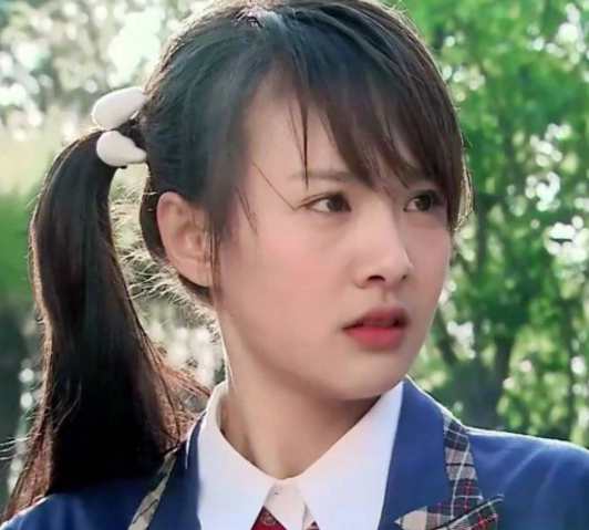 张翰|“未成年就拍吻戏”的7位明星，猜你肯定不知道最后一位